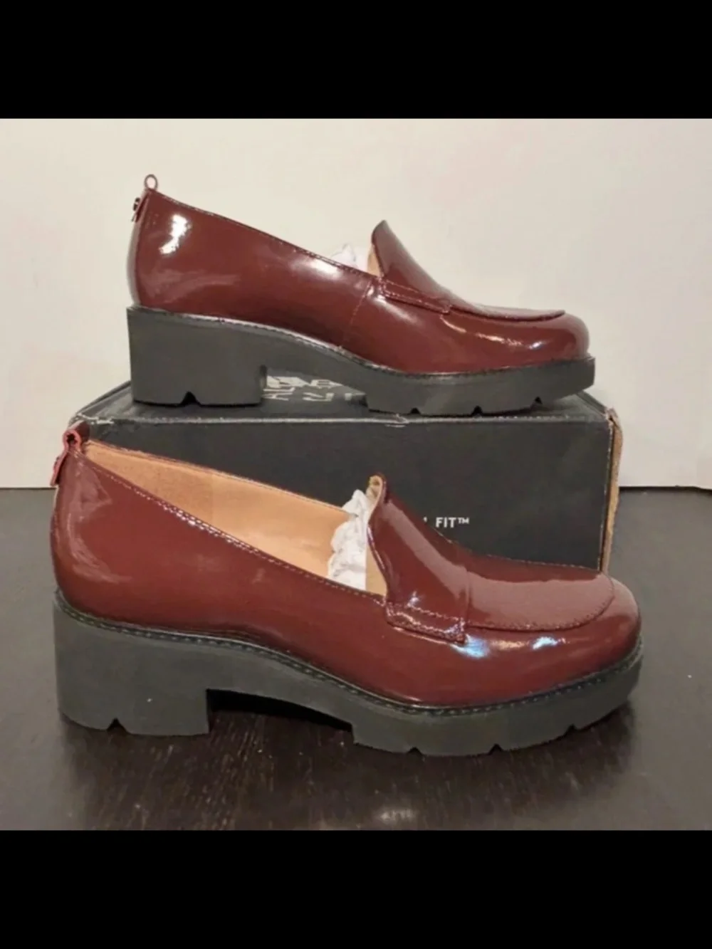 Naturalizer Darry Lug Sole Patent Leather Loafers Shoes Cab Sav Red Size 8.5M
